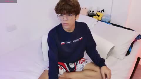 Snapshot of samy_twink chatting on 07.25.26 Sammy online show from 07.25.26