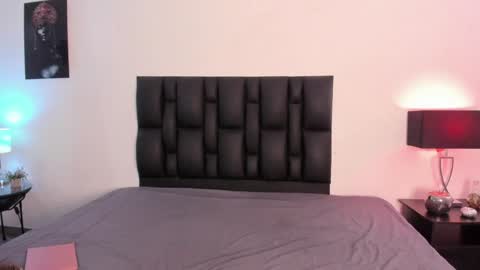 MilaSander online show from 01.24.25