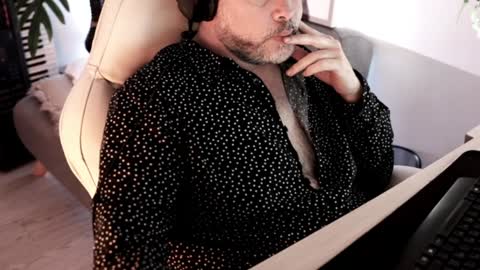 Sanders online show from 01.06.25