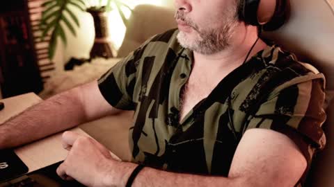 Sanders online show from 01.28.25