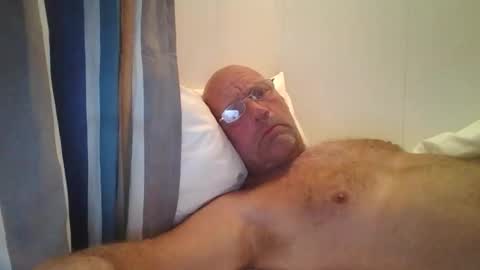 sandnesrune523 online show from 10.14.25