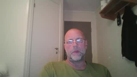 sandnesrune523 online show from 11.18.25