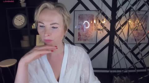 Sandra online show from 01.28.25