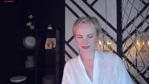 Sandra online show from 02.13.25