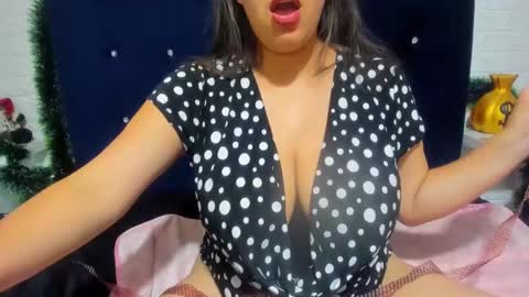Snapshot of sandraclarkx69 chatting on 12.03.24 sandraclarkx69 online show from 12.03.24
