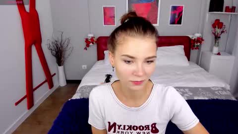 SaraLeone online show from 09.23.25