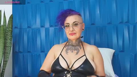 Sandy Rose online show from 01.30.25