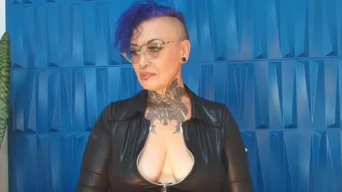 Sandy Rose online show from 02.11.25