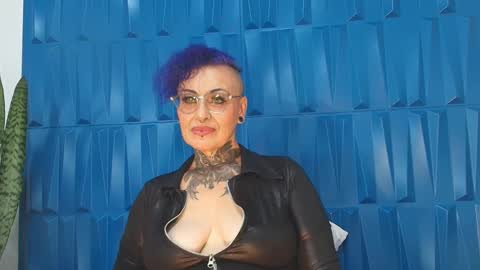 Sandy Rose online show from 02.11.25