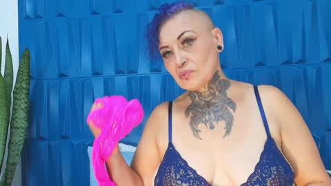 Sandy Rose online show from 02.16.25