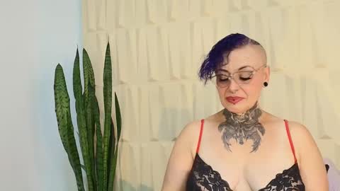 Sandy Rose online show from 03.08.25