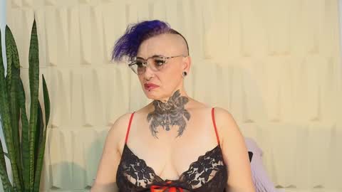 Sandy Rose online show from 03.08.25