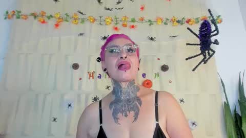 Sandy Rose online show from 10.17.25