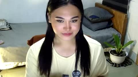 Snapshot of sangre_danaya chatting on 09.18.25 DANAYA online show from 09.18.25