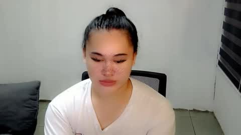 Snapshot of sangre_danaya chatting on 11.04.25 DANAYA online show from 11.04.25