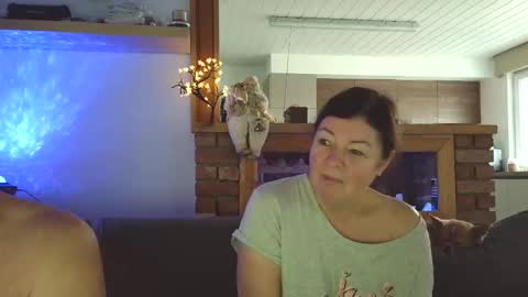 Snapshot of sanroom chatting on 11.02.25 sanroom online show from 11.02.25