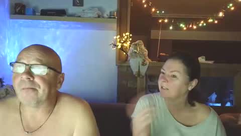 Snapshot of sanroom chatting on 11.14.25 sanroom online show from 11.14.25