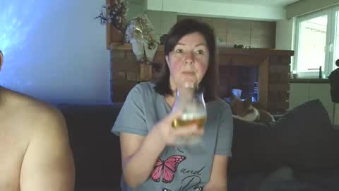 Snapshot of sanroom chatting on 11.22.25 sanroom online show from 11.22.25