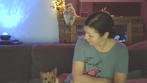 Snapshot of sanroom chatting on 11.28.25 sanroom online show from 11.28.25