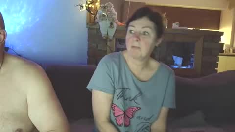 Snapshot of sanroom chatting on 12.03.25 sanroom online show from 12.03.25