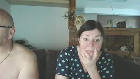 Snapshot of sanroom chatting on 12.15.25 sanroom online show from 12.15.25