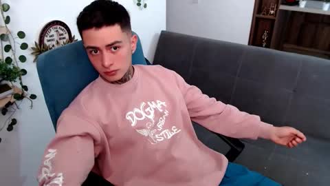 Snapshot of santi_ss chatting on 03.18.26 santi_ss online show from 03.18.26