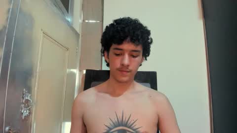 santi_twink19 online show from 11.29.25