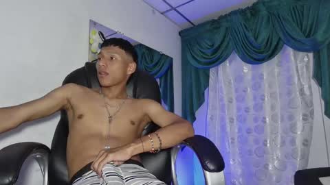 Snapshot of santiago_boyy chatting on 03.11.25 Thiago online show from 03.11.25