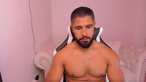 santiago_huntt online show from 02.01.25