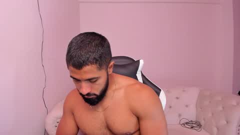 santiago_huntt online show from 02.10.25