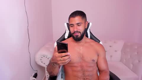 santiago_huntt online show from 02.20.25