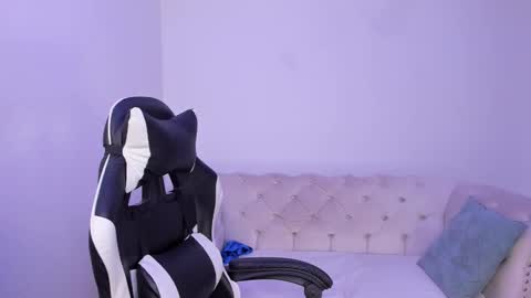 santiago_huntt online show from 11.06.25