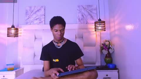 Santiiiiii  online show from 04.16.26