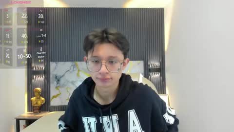 santiago_russo18 online show from 10.20.25