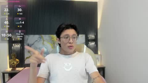 santiago_russo18 online show from 11.17.25