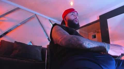 Snapshot of santiagohincapiie chatting on 02.26.26 Santiago Hincapiie online show from 02.26.26