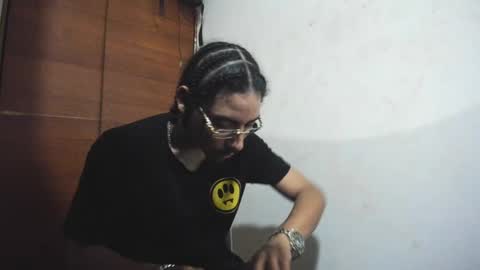 Santiago    online show from 12.27.24