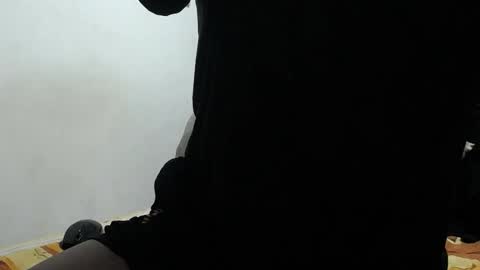 Snapshot of santiagoxxxtreme_ chatting on 10.02.25 Santiago online show from 10.02.25