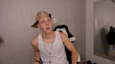 Julius Novachrono  online show from 09.21.25