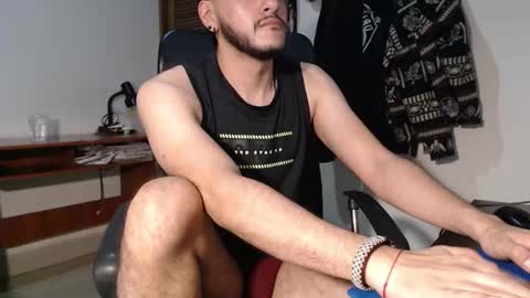 Snapshot of santiexxx chatting on 10.22.25 santiexxx online show from 10.22.25