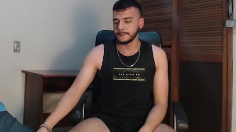 Snapshot of santiexxx chatting on 11.02.25 santiexxx online show from 11.02.25