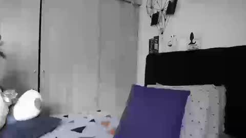 Snapshot of santii_rose chatting on 09.25.25 Santii online show from 09.25.25