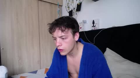 Snapshot of santii_rose chatting on 10.09.25 Santii online show from 10.09.25