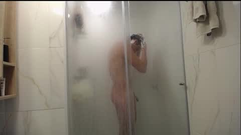 Snapshot of santii_rose chatting on 10.21.25 Santii online show from 10.21.25