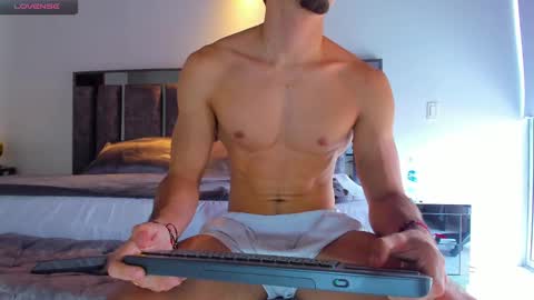 Snapshot of santin_seans chatting on 12.24.24 Santiago Seans online show from 12.24.24