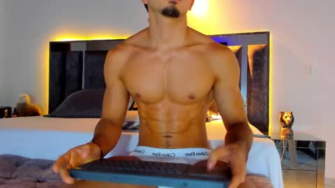 Snapshot of santin_seans chatting on 03.12.25 Santiago Seans online show from 03.12.25