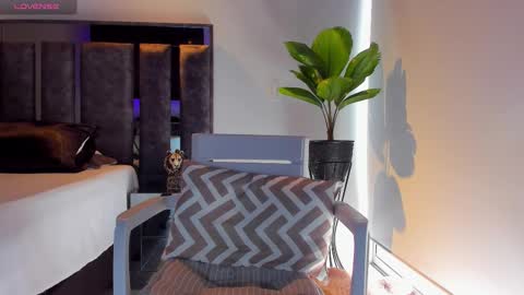 Santiago Seans online show from 10.14.25