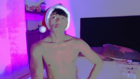 Snapshot of santinaugthy chatting on 12.01.25 santi online show from 12.01.25