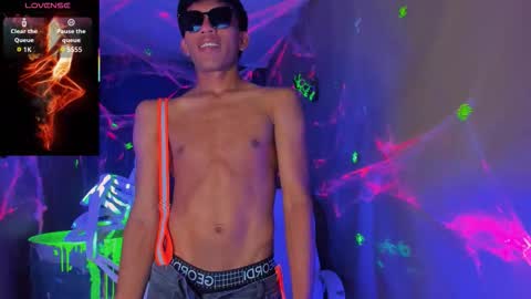 Santii online show from 10.02.25