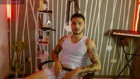 Snapshot of santti_torres chatting on 01.17.25 Santy Torres online show from 01.17.25